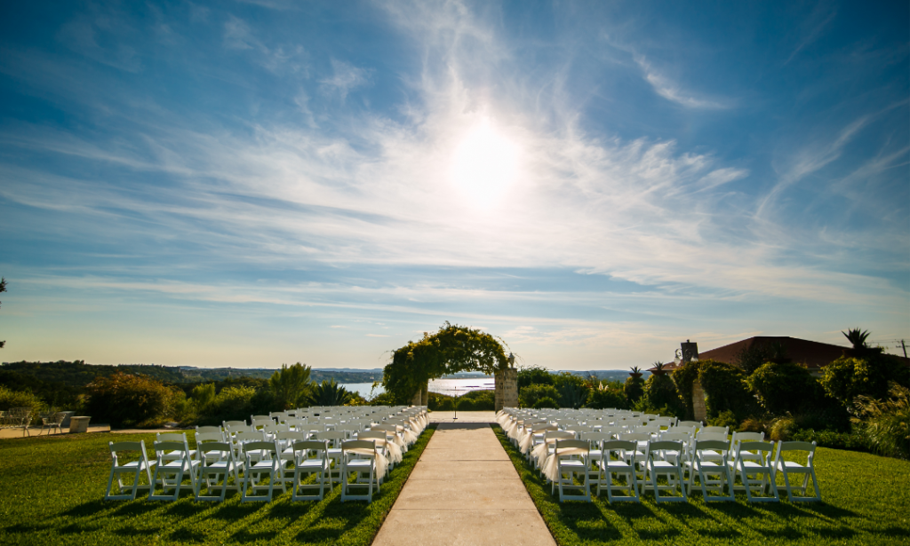 O local e a data são os primeiros passos para um casamento perfeito. Não deixe para última hora!