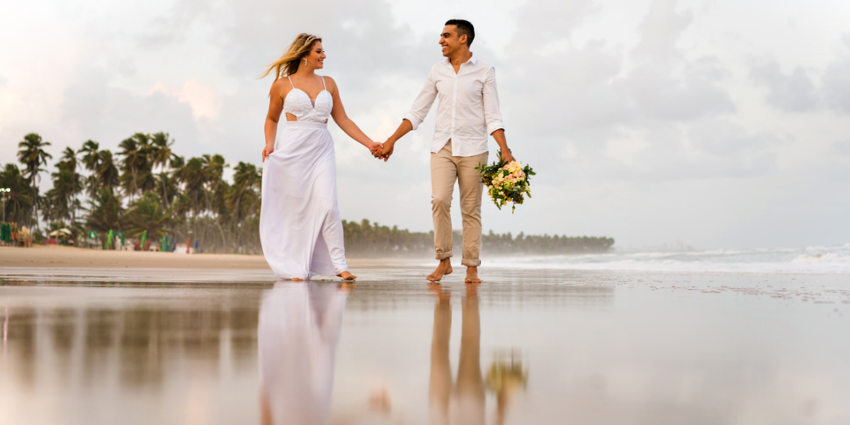 Onde o mar encontra o céu, o casamento perfeito se torna realidade.